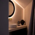 Enorme Eos Santorini Hotel