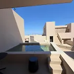 Enorme Eos Santorini 4* Pýrgos