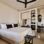 Enorme Eos Santorini Hotel