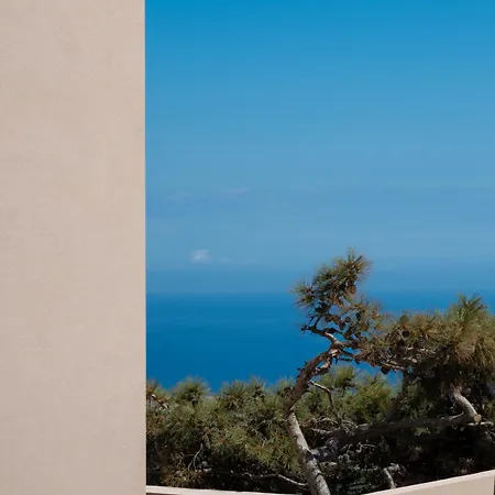Hotel Enorme Eos Santorini 4*