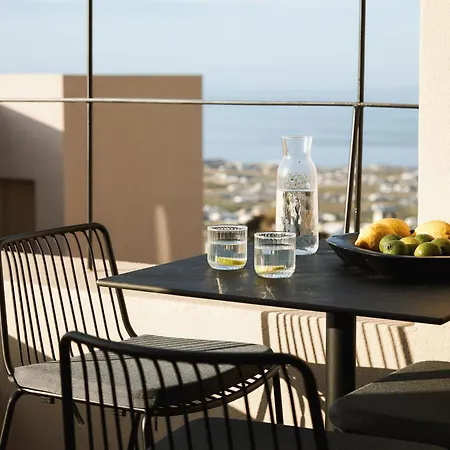 Enorme Eos Santorini 4* Pyrgos Kallistis