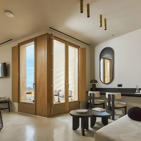 Enorme Eos Santorini Hotel