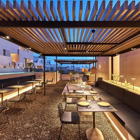 Enorme Eos Santorini - Adults Only Hotel