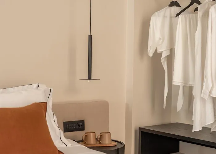 Enorme Eos Santorini Hotell